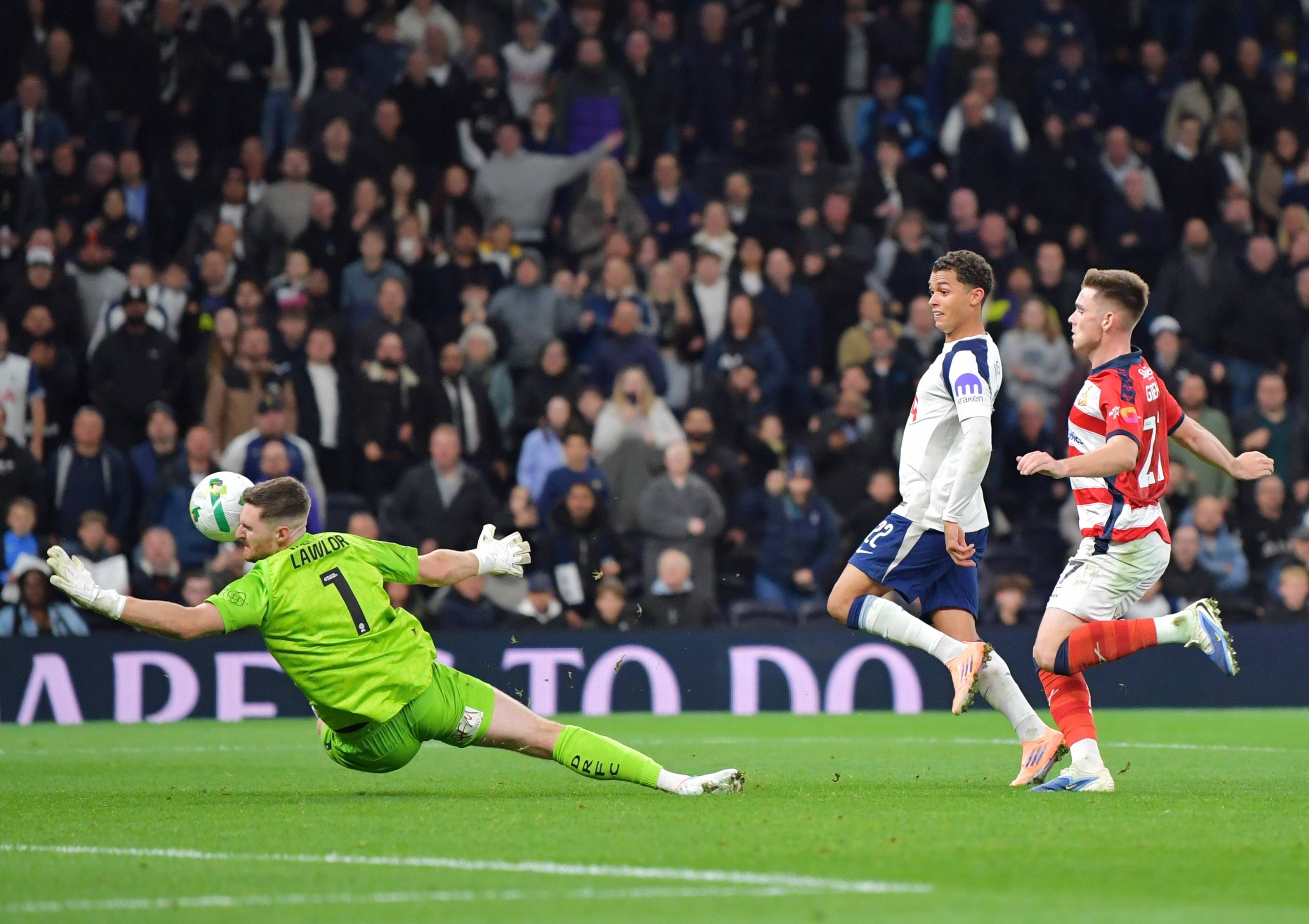 jiuyou-斯图加特迎欧冠关键赛；今晨造点机会；悬念犹存；团队化学反应显著的简单介绍